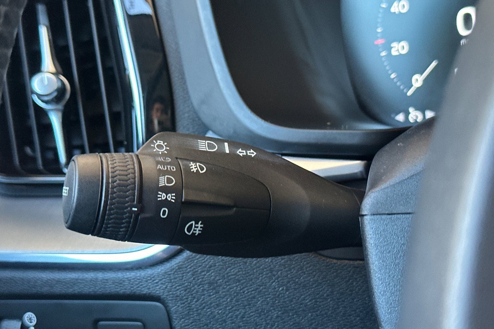 2020 Volvo XC60 T5 Momentum