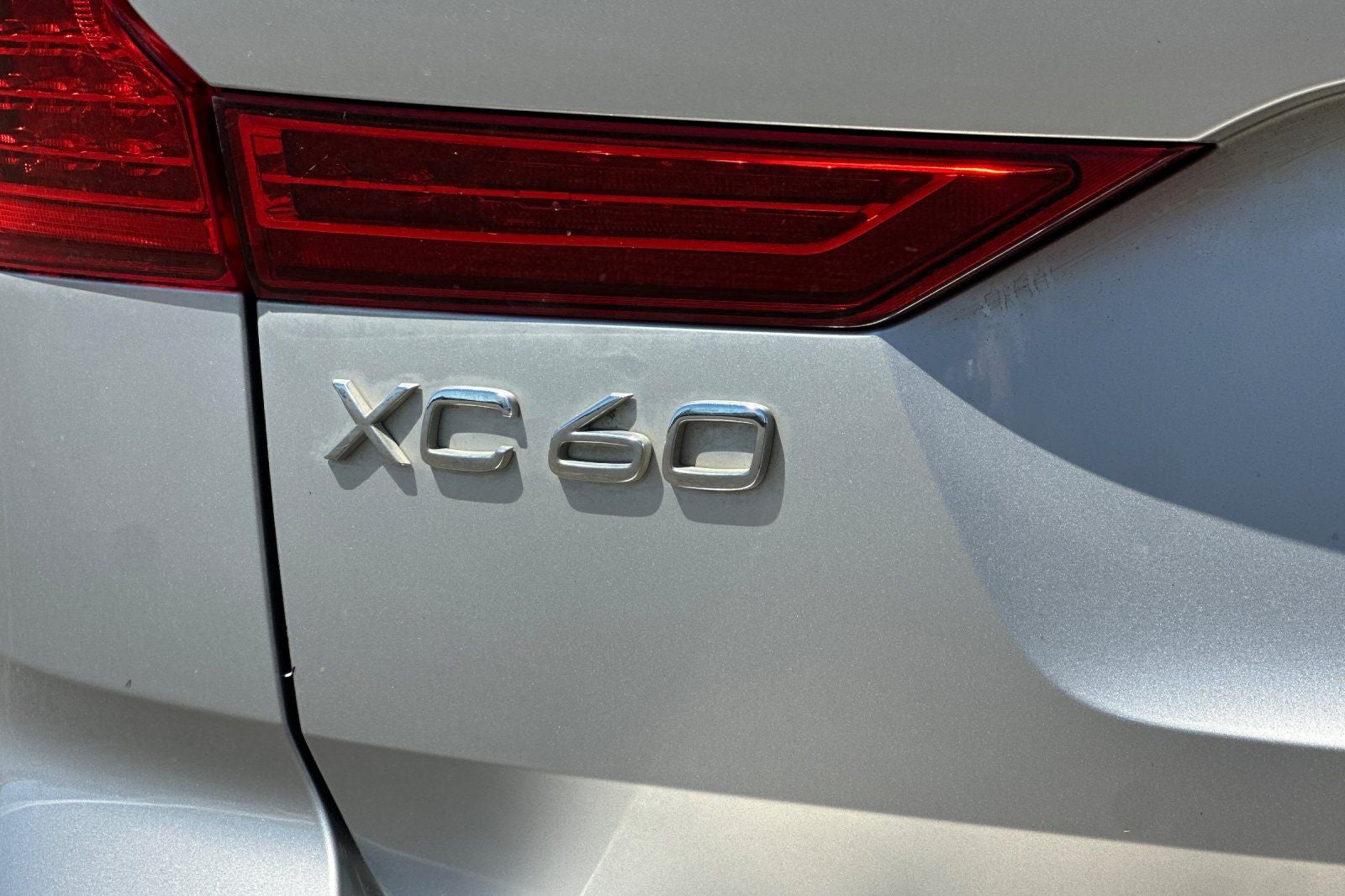 2020 Volvo XC60 T5 Momentum